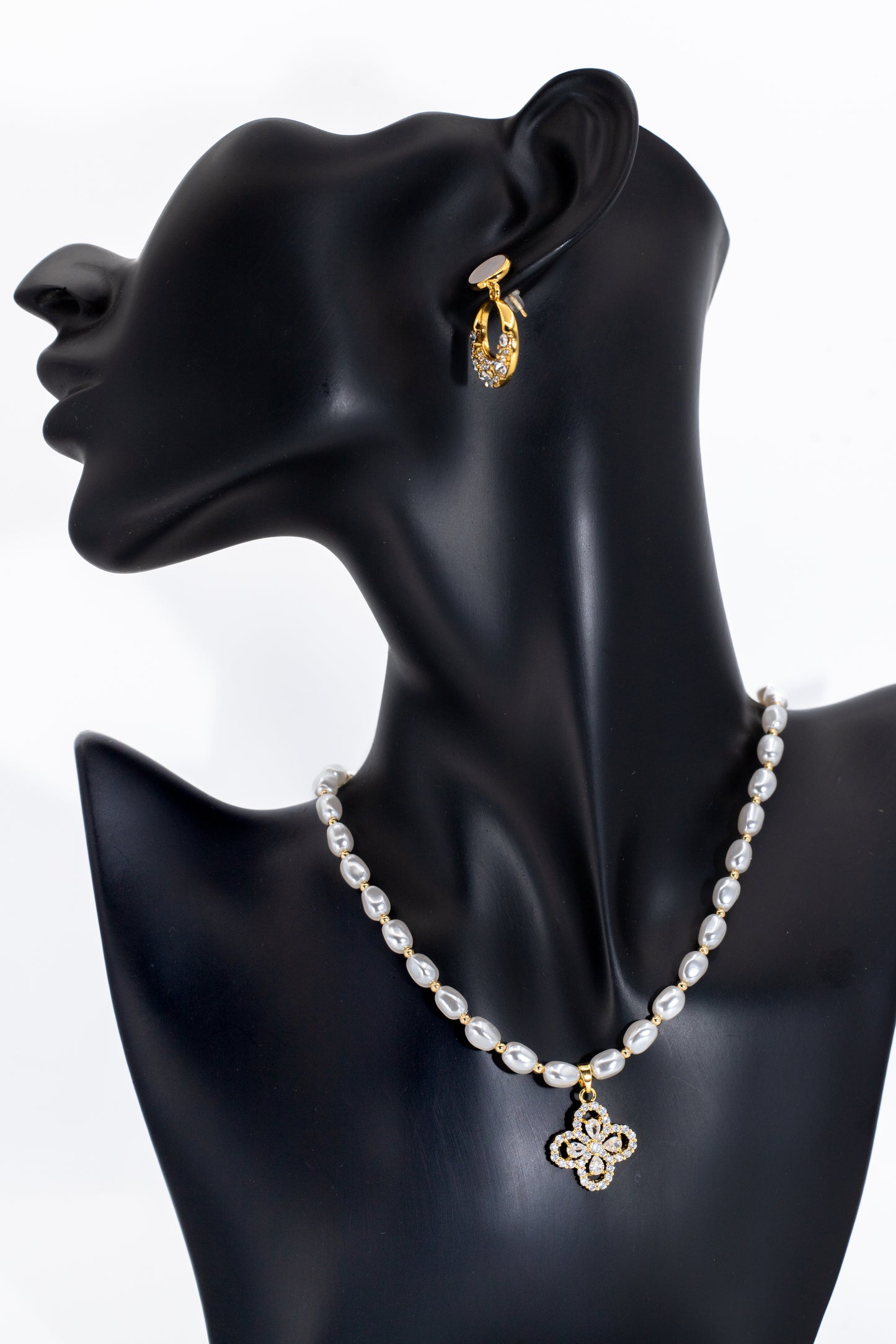 Luxury Golden Pearl & Crystal Clover Charm Necklace Set