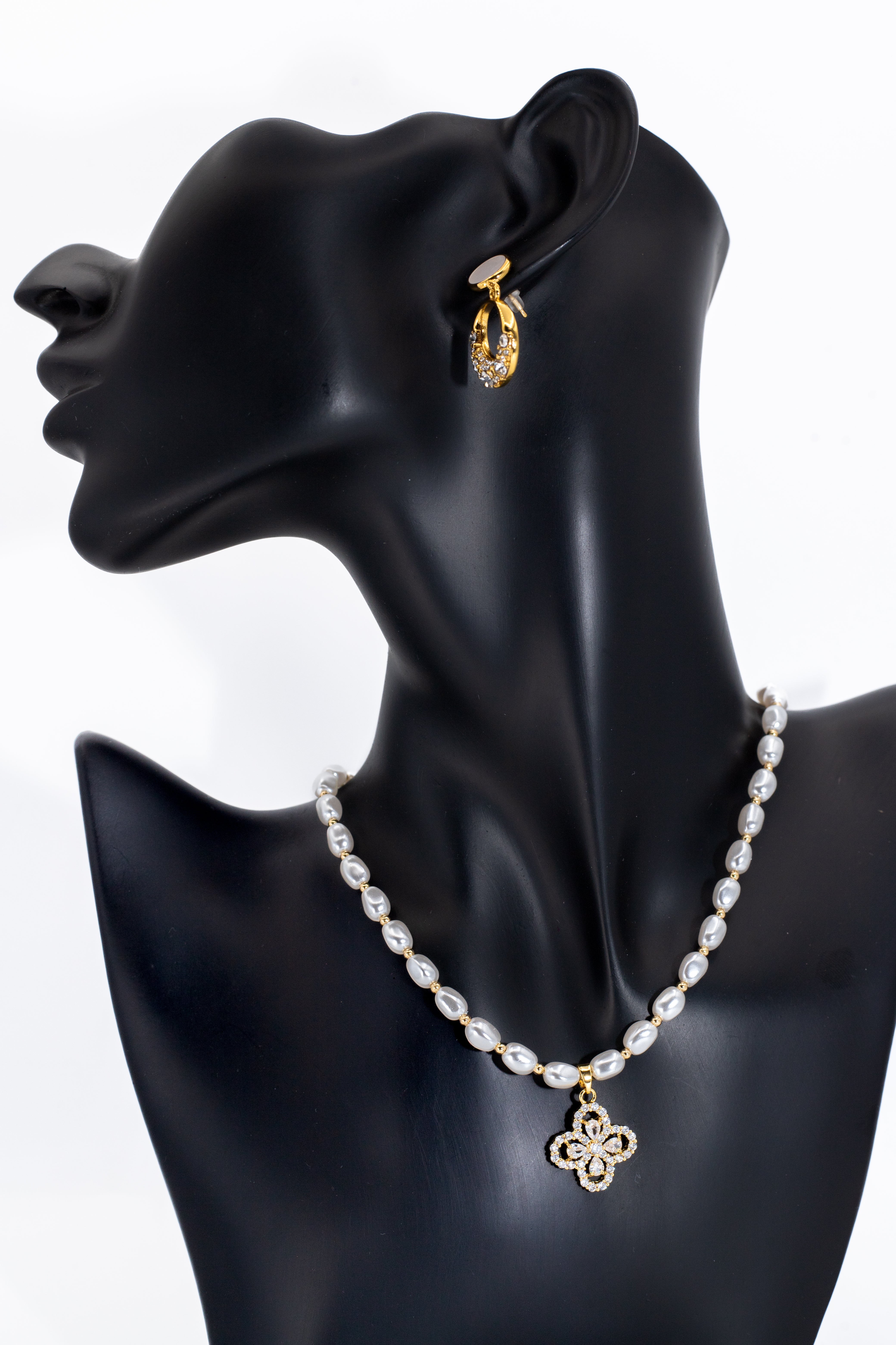 Luxury Golden Pearl & Crystal Clover Charm Necklace Set