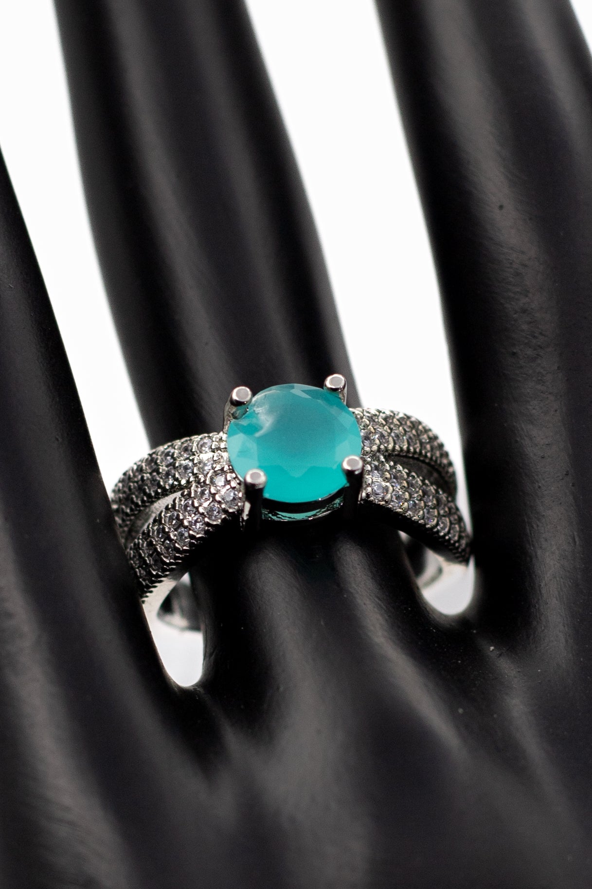 Silver Brilliant Round Crystal Ring (Adjustable)