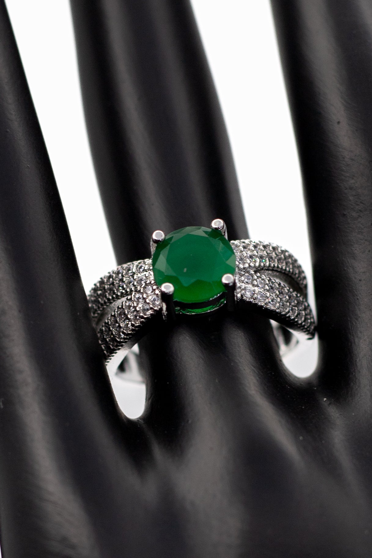 Silver Brilliant Round Crystal Ring (Adjustable)