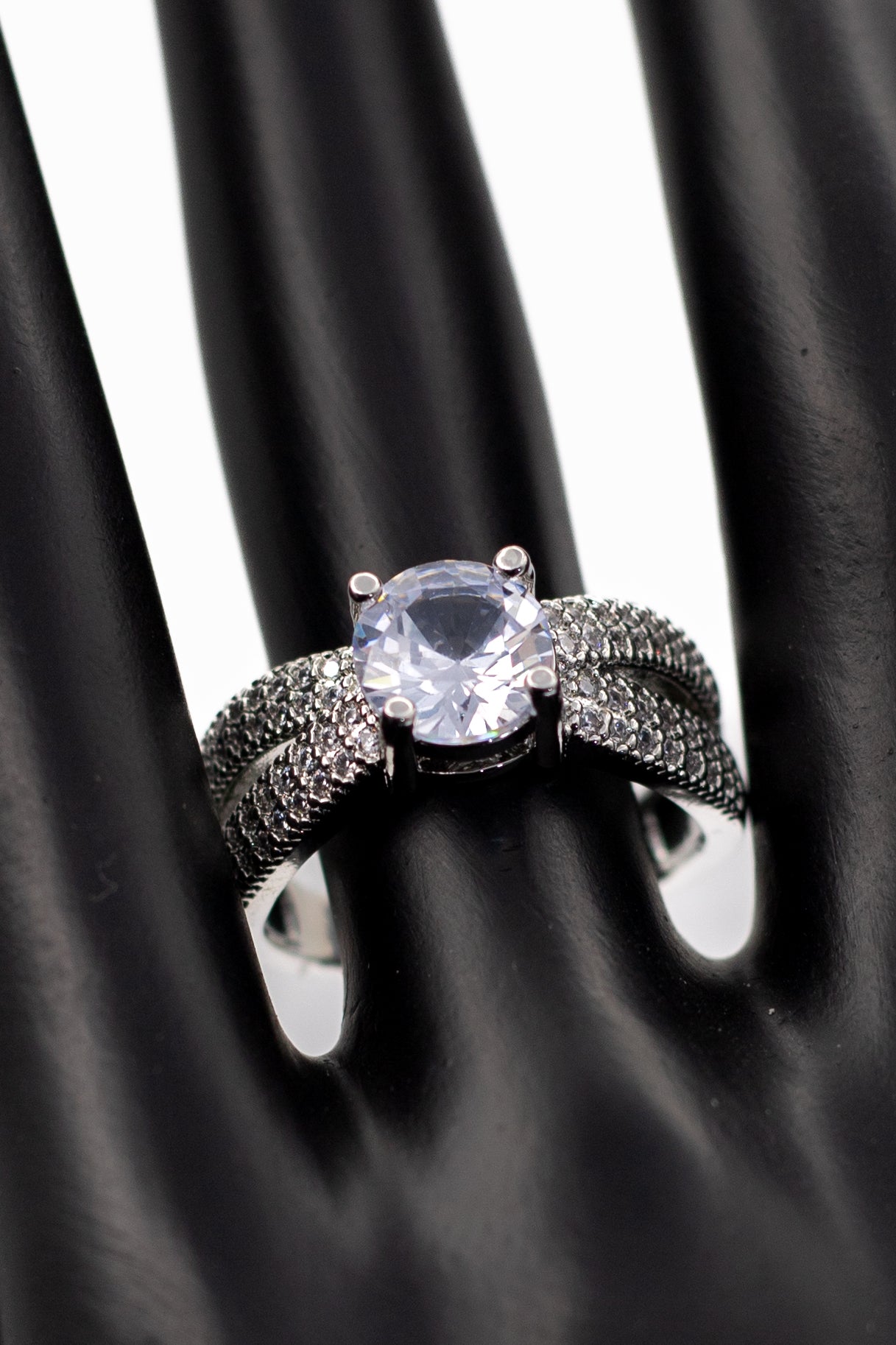 Silver Brilliant Round Crystal Ring (Adjustable)